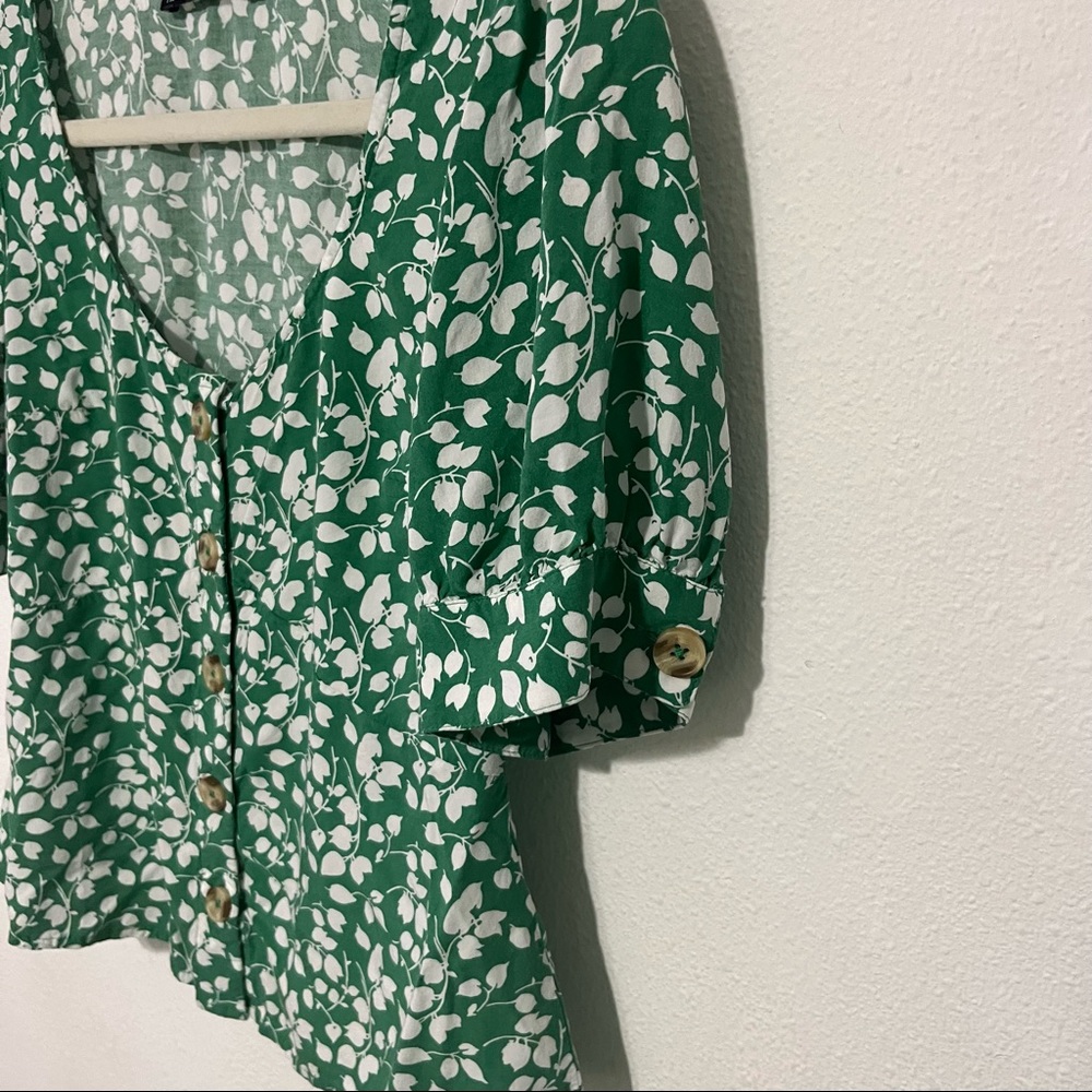 Abercrombie & Fitch Button Front Short Sleeve Flo… - image 4